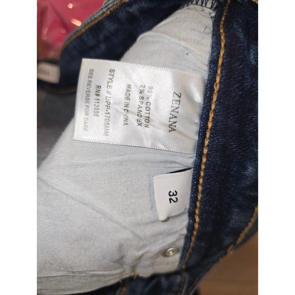 Zenana Distressed Jeans size 32/12 Very stretchy - Picture 6 of 6